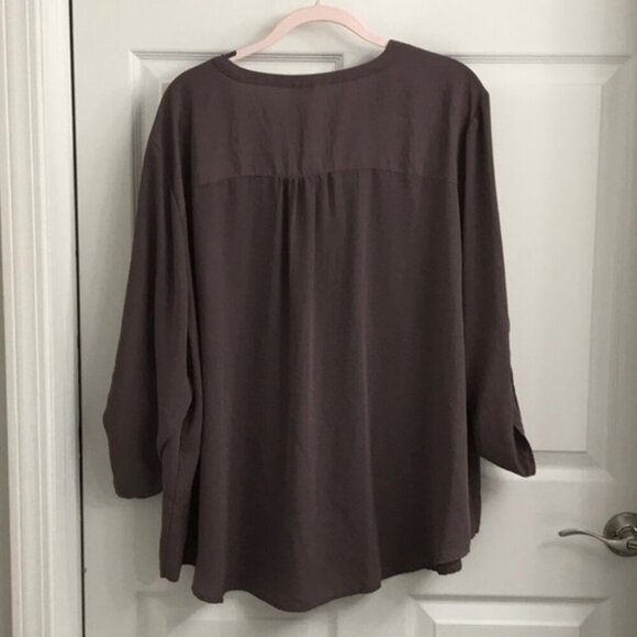 Brown pullover V neck blouse. - Picture 2 of 6
